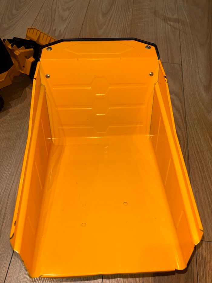 Camion Cat benne en acier et tracteur - photo numéro 3