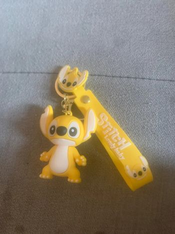 Figurine porte-clés stitch jaune