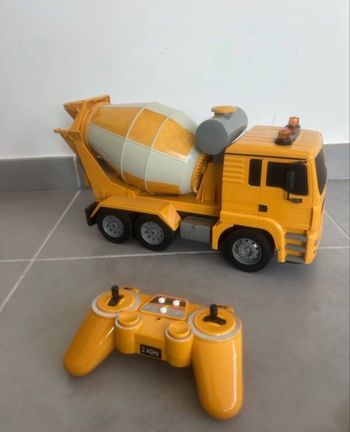 Jouet enfant Camion bétonnière radiocommandé
