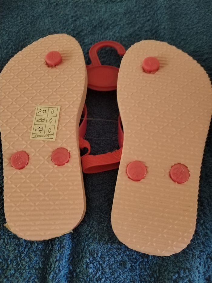 Tong bébé fille taille 25/26 - photo numéro 2