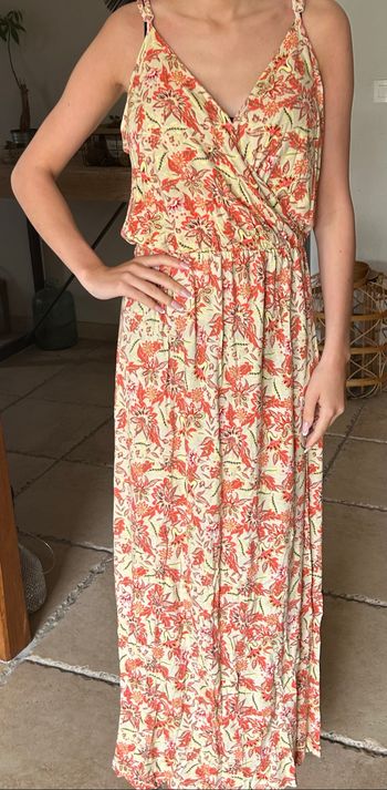 Robe fleurie à bretelle