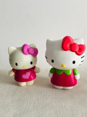 Lot deux figurines McDonald’s mcdo sanrio hello kitty
