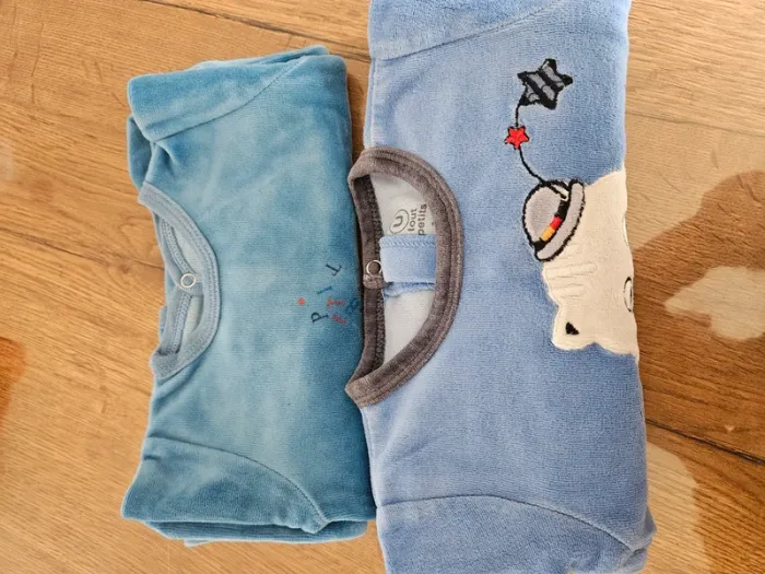 2 pyjamas velours 3mois