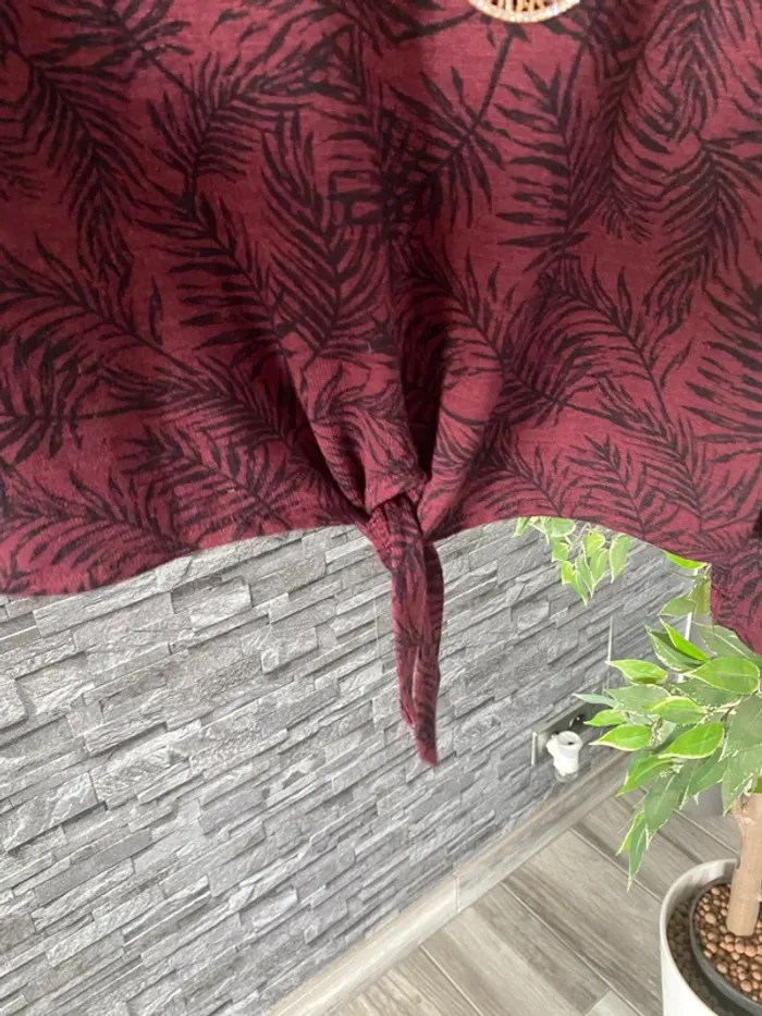 🛑Top fille bordeaux à nouer – motif feuilles – col ouvert – Gémo – 12 ans🛑 - photo numéro 4