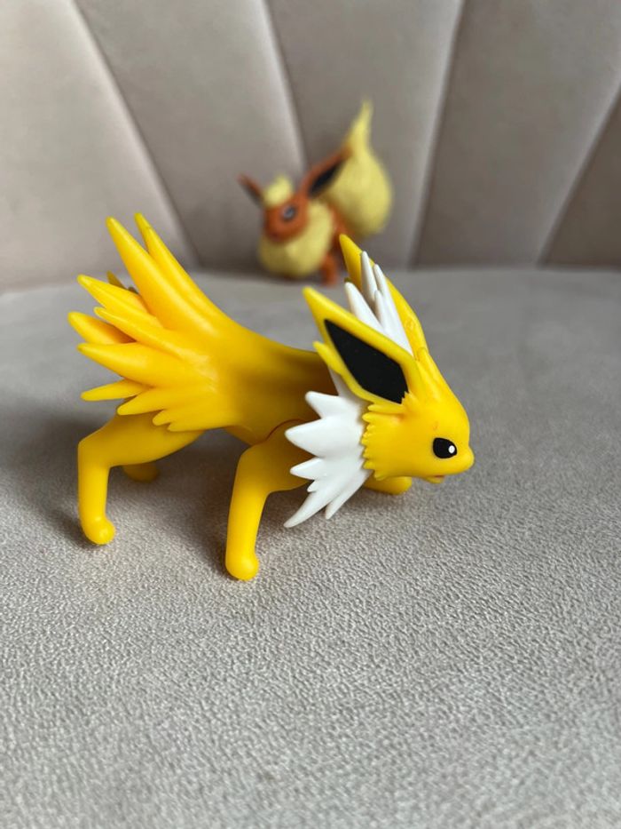 Lot de deux figurines 8 cm Voltali et Pyroli - Pokémon - photo numéro 4