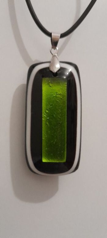Collier pendentif pâte de verre