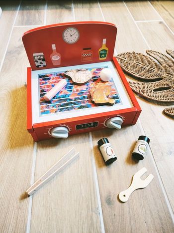 🥩 Jeu d'imitation - Dinette table d'éveil/activités en bois plancha et aliments