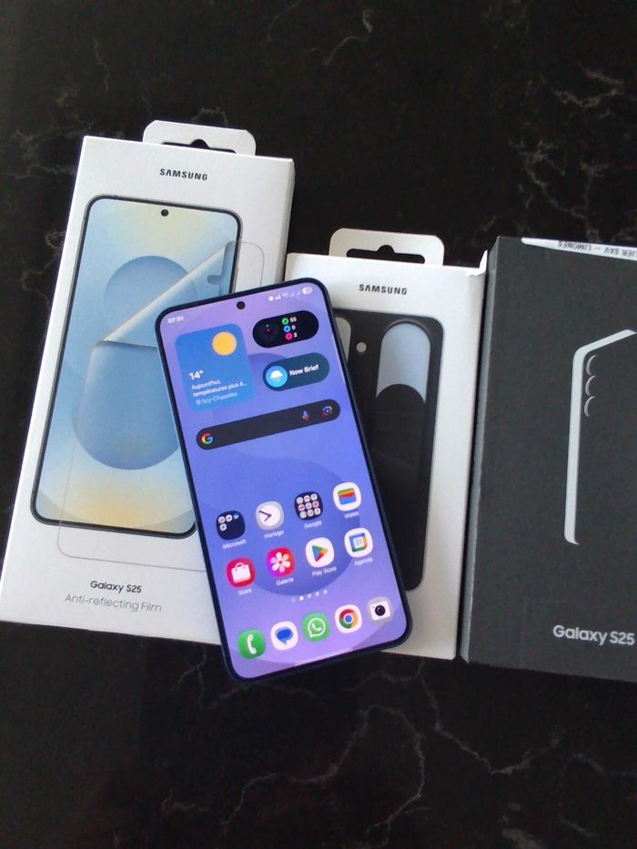 Smartphone SAMSUNG Galaxy S25 Bleu nuit 256Go