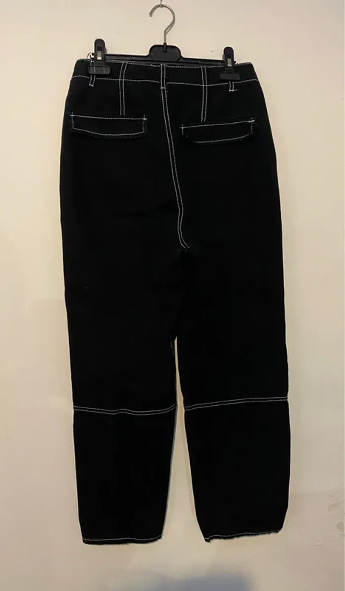 Pantalon en jean noir couture blanche - photo numéro 2