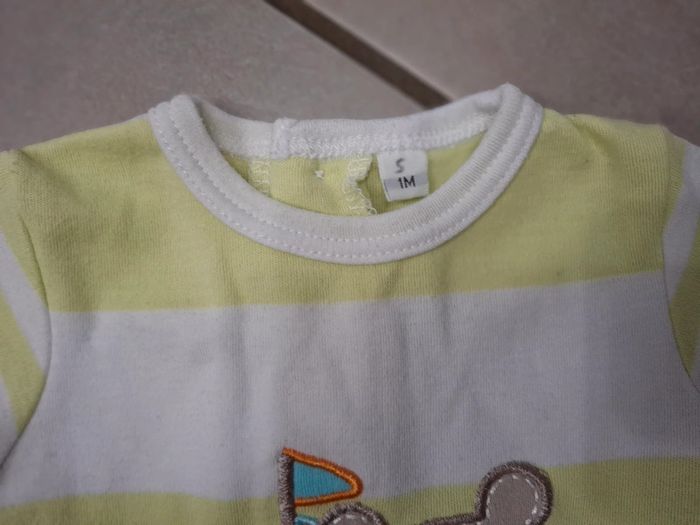 Combishort Bébé 1mois neuf - photo numéro 3