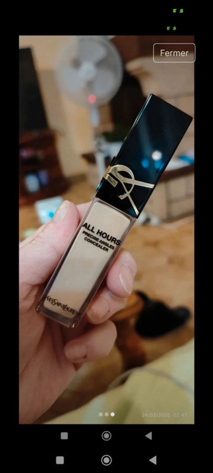 Ysl Beauty All Hours Précise Angles ConcealerTeinte LW1
Neuf - photo numéro 3