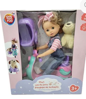 Poupée et son véhicule