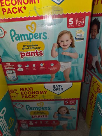 2 cartons pampers
