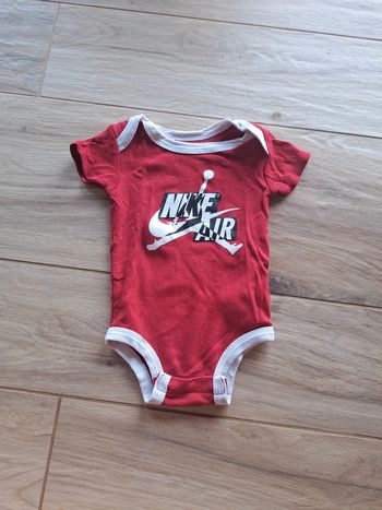 Bodies Nike
