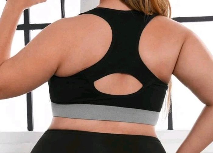 Brassière sport noire et grise - photo numéro 8