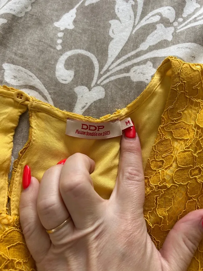 Robe dentelle jaune taille M ddp - photo numéro 4