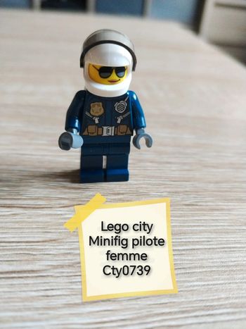 Lego city minifig pilote femme cty0739