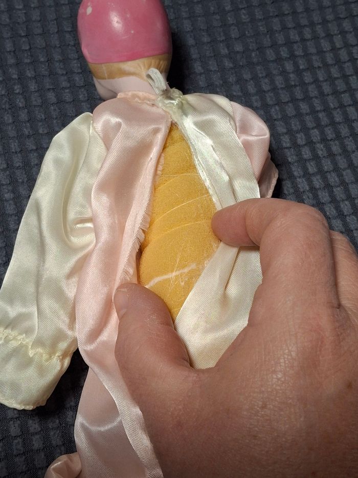 Poupée en porcelaine - photo numéro 6