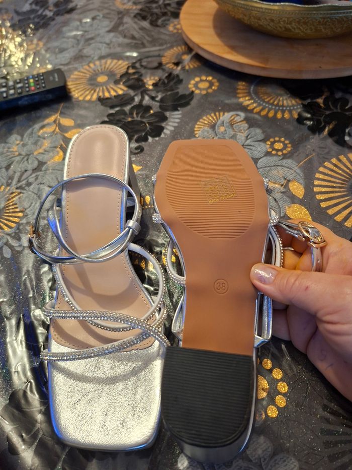 Chaussure femme grise neuf taille 38 tallon 7 cm prix 8 euro - photo numéro 4