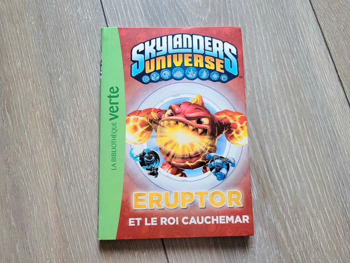 Livre Skylanders Universe. Eruptor et le roi cauchemar. 93 pages