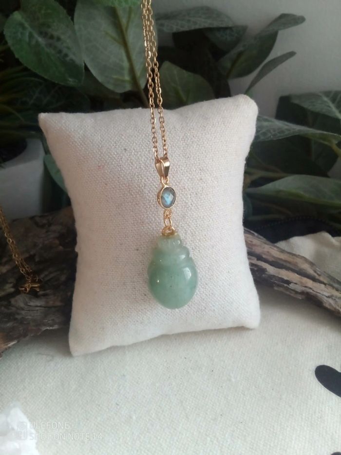 Collier scarabée en aventurine verte et labradorite