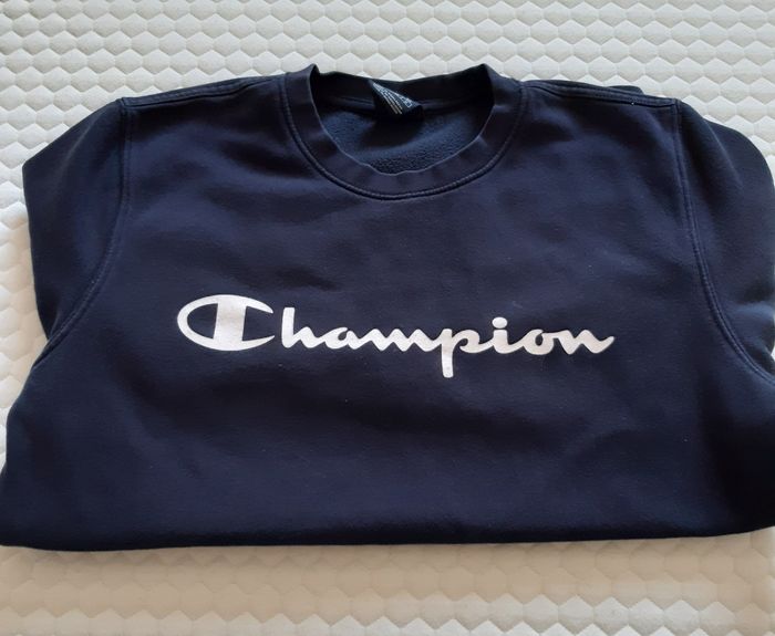 Sweat marine manches longues de la marque Champion - photo numéro 4