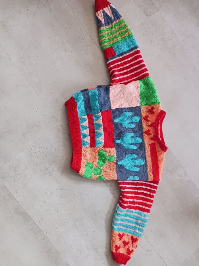 Pull coloré tricoté main 6 ans Phildar neuf