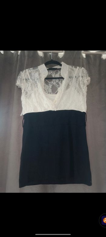 Blouse noire et blanche