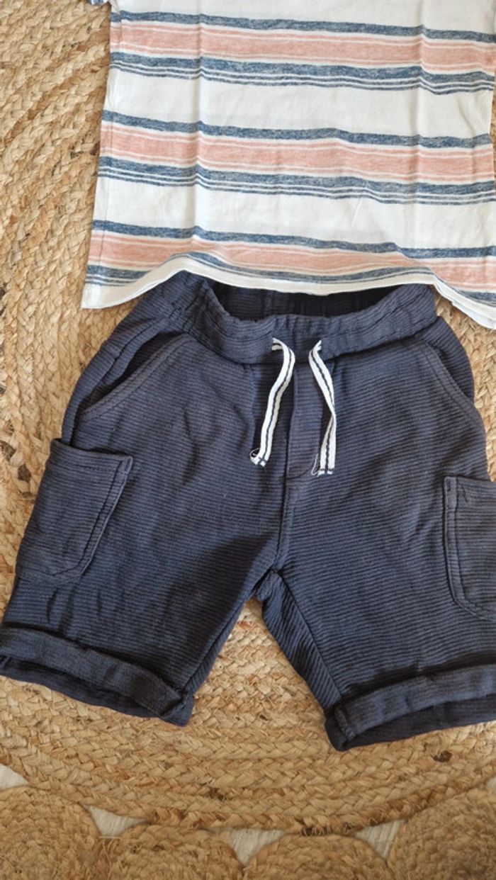 Ensemble t-shirt rayé kiabi et short bleu marine Orchestra 💥5 ans💥 - photo numéro 3