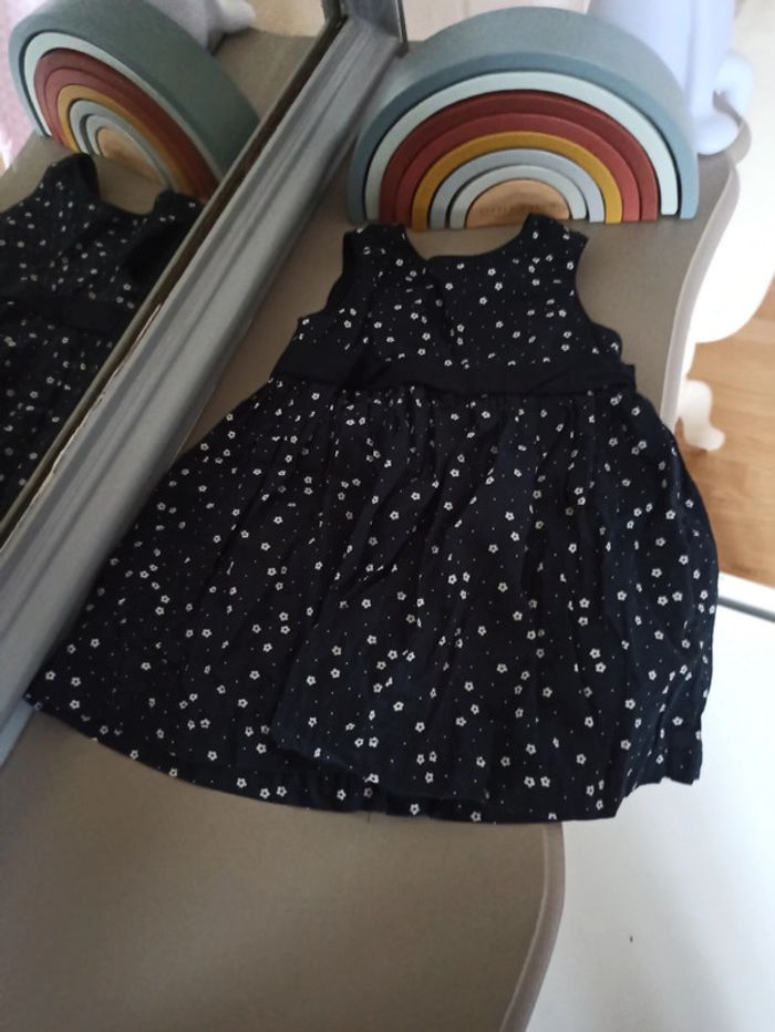 Robe bleue marine à fleurs 12 mois KIABI neuve - photo numéro 2