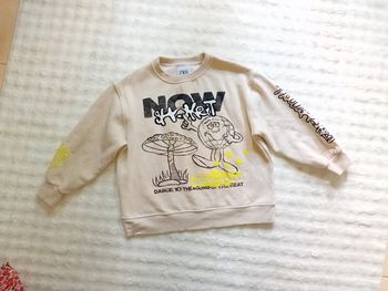 Sweat garçon 8ans Zara 🤍🩶