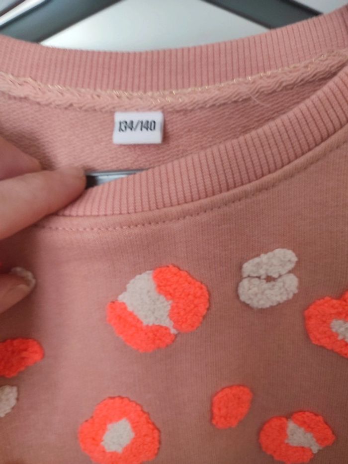 Pull sweat léger printemps saumon fille motif léopard fluo neuf 10 ans - photo numéro 2