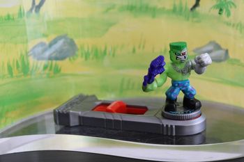 Moose figurine Akedo Toxinator plus lanceur de combat