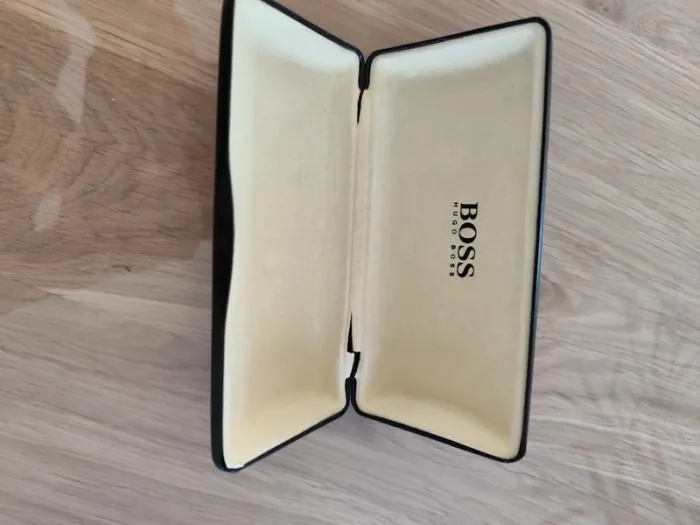 Étui a lunettes Boss - photo numéro 2