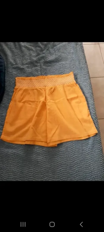 Short orangé 40