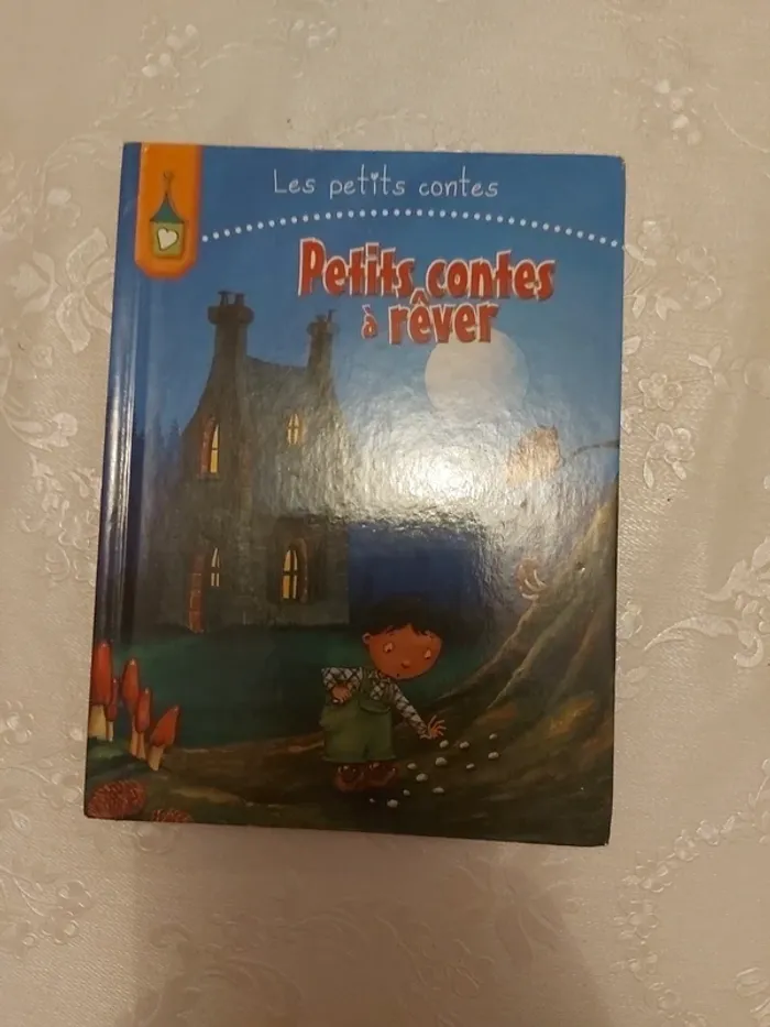Livre petits contes à revers