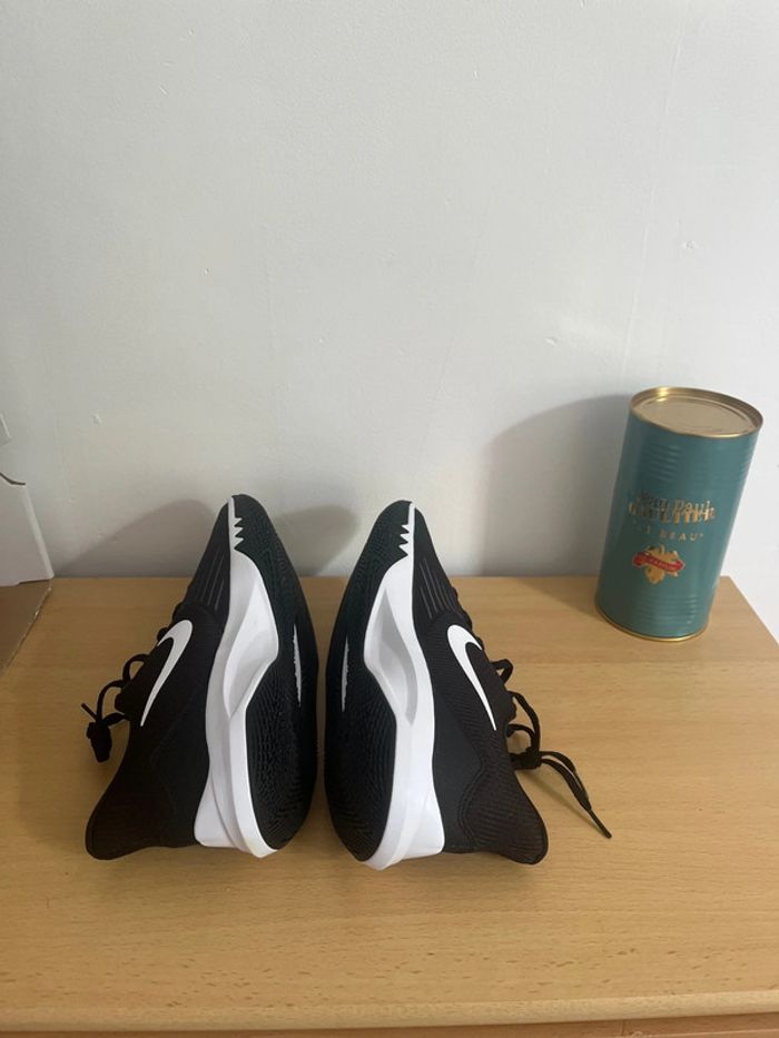 Chaussure Nike taille 46 - photo numéro 4