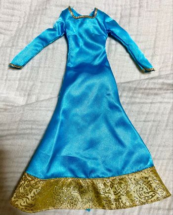 Robe bleu et doré pour Barbie bon état