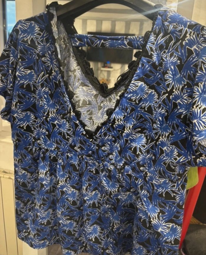Haut femme fleuri bleu et noir XL