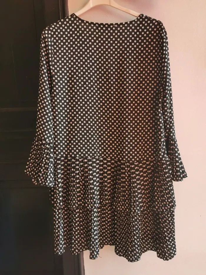 Robes noir à motifs, multi découpes. - photo numéro 9