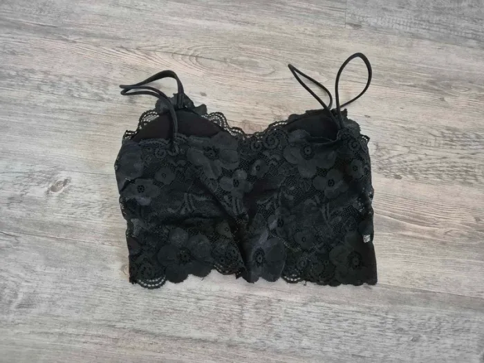Brassière en dentelle - photo numéro 2