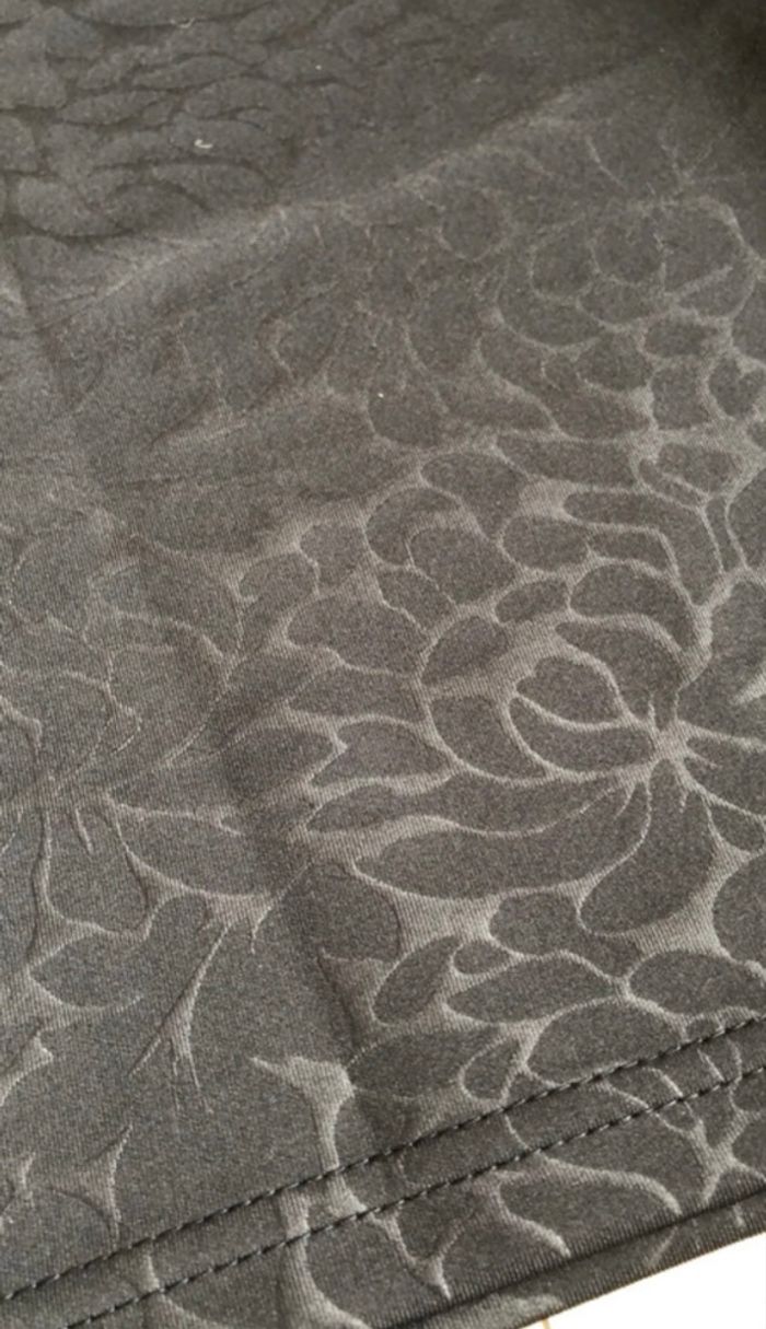 Jupe moulante - photo numéro 2