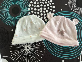 Lot 2 bonnets