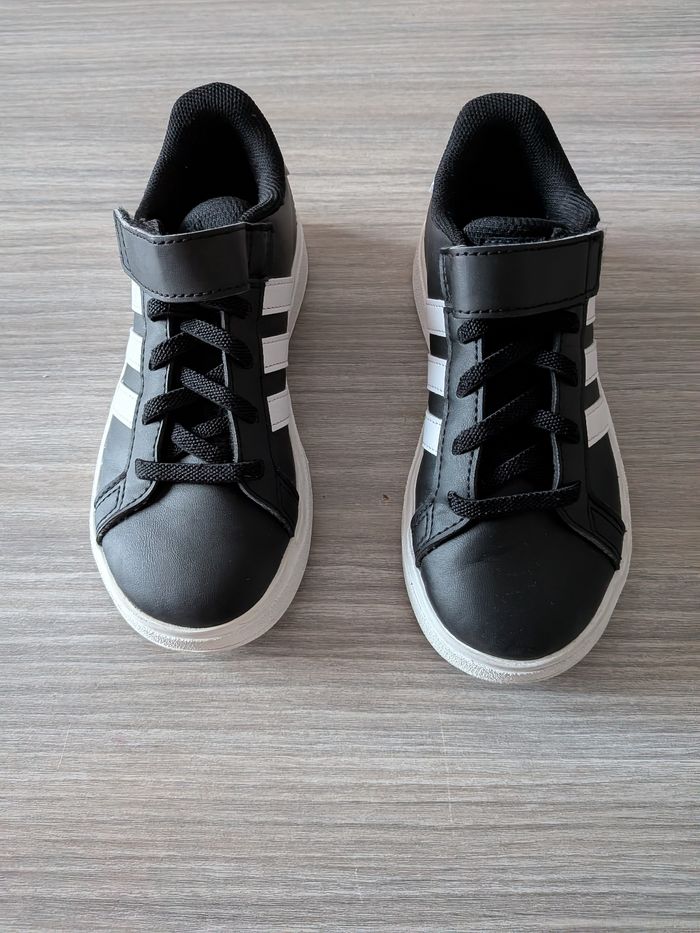 Baskets adidas enfant taille 30 mixte a scratch - photo numéro 2