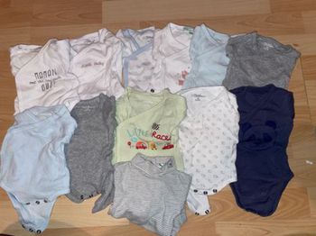 12 bodies manche longue 1 mois