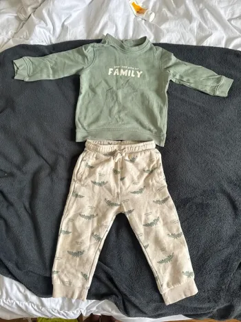 Ensemble pull et pantalon Kiabi 24 mois (83-89cm)