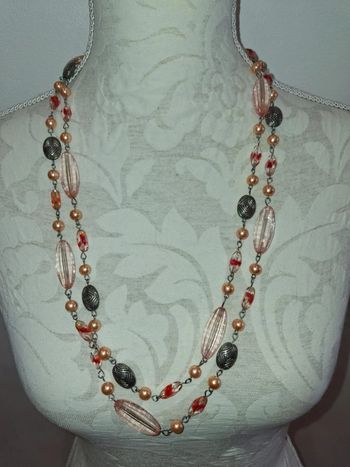 Collier rose saumon vintage perles transparentes