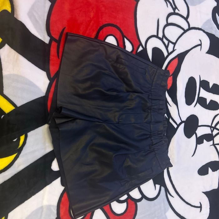 Short en cuir