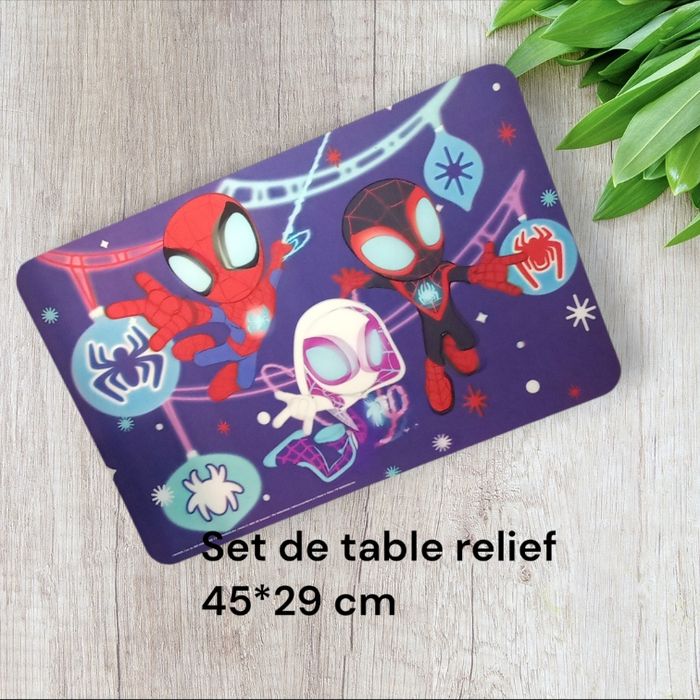 Set de table en relief spiderman marvel