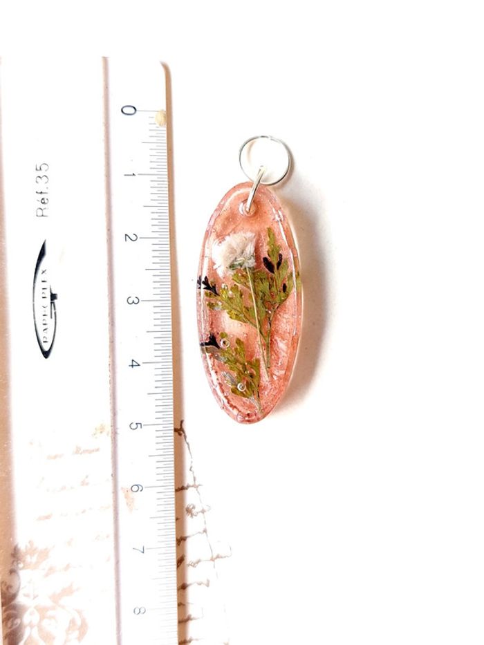 Magnifique pendentif en résine rose nacré - photo numéro 3